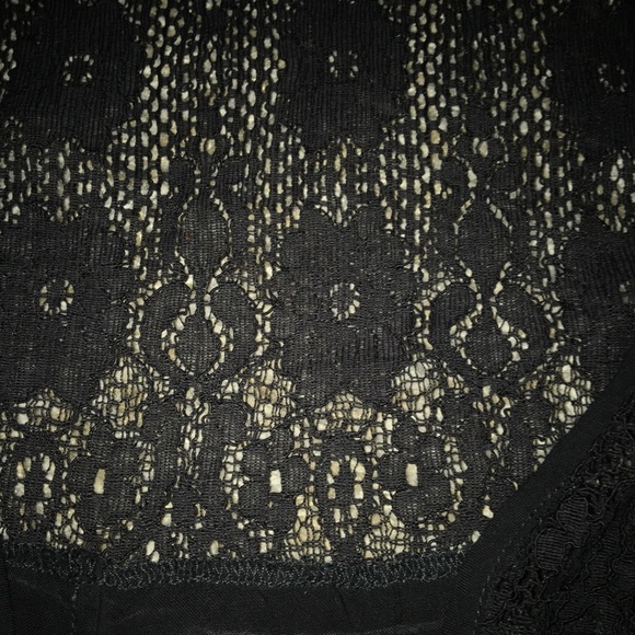 Open front short sleeve vest. - Picture 3 of 5